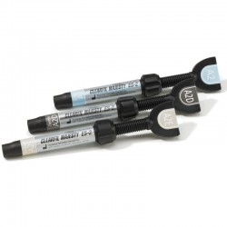 Clearfil Majesty ES-2 fecskendő bevezető készlet Kuraray